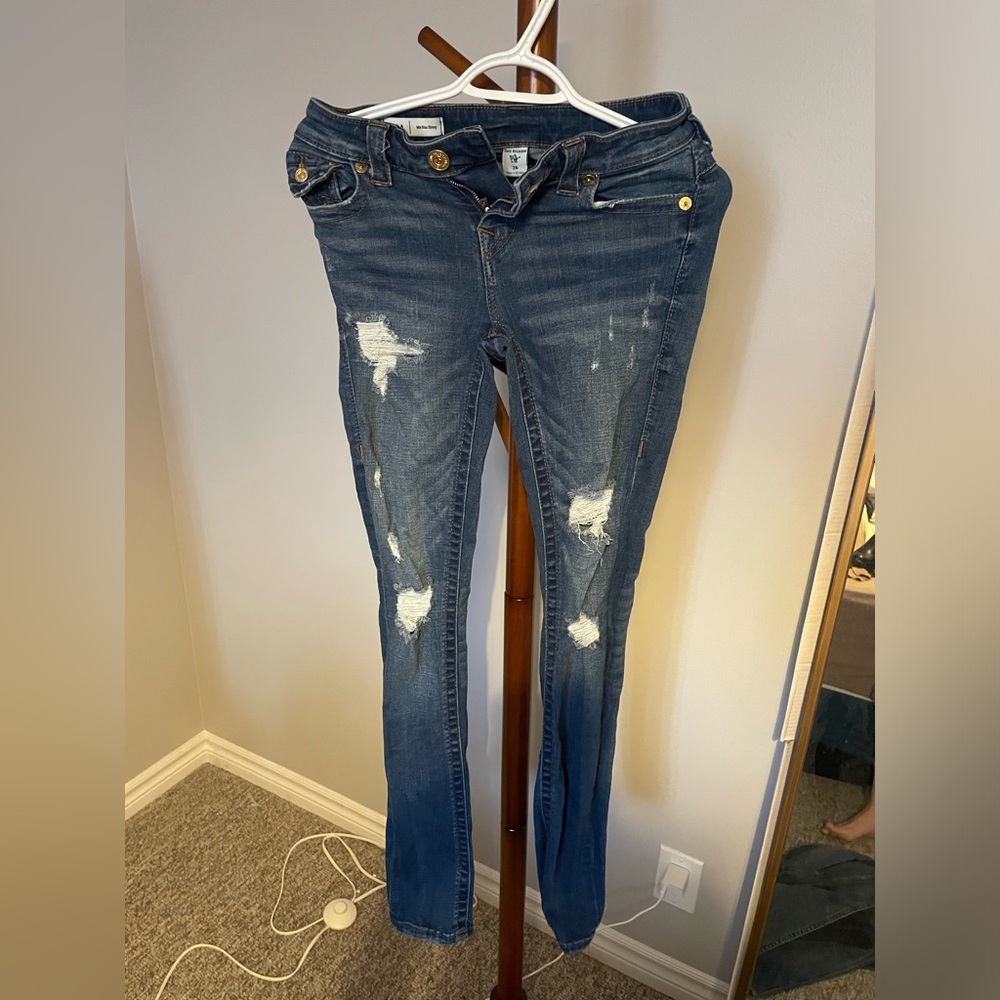 Skinny ripped jeans
